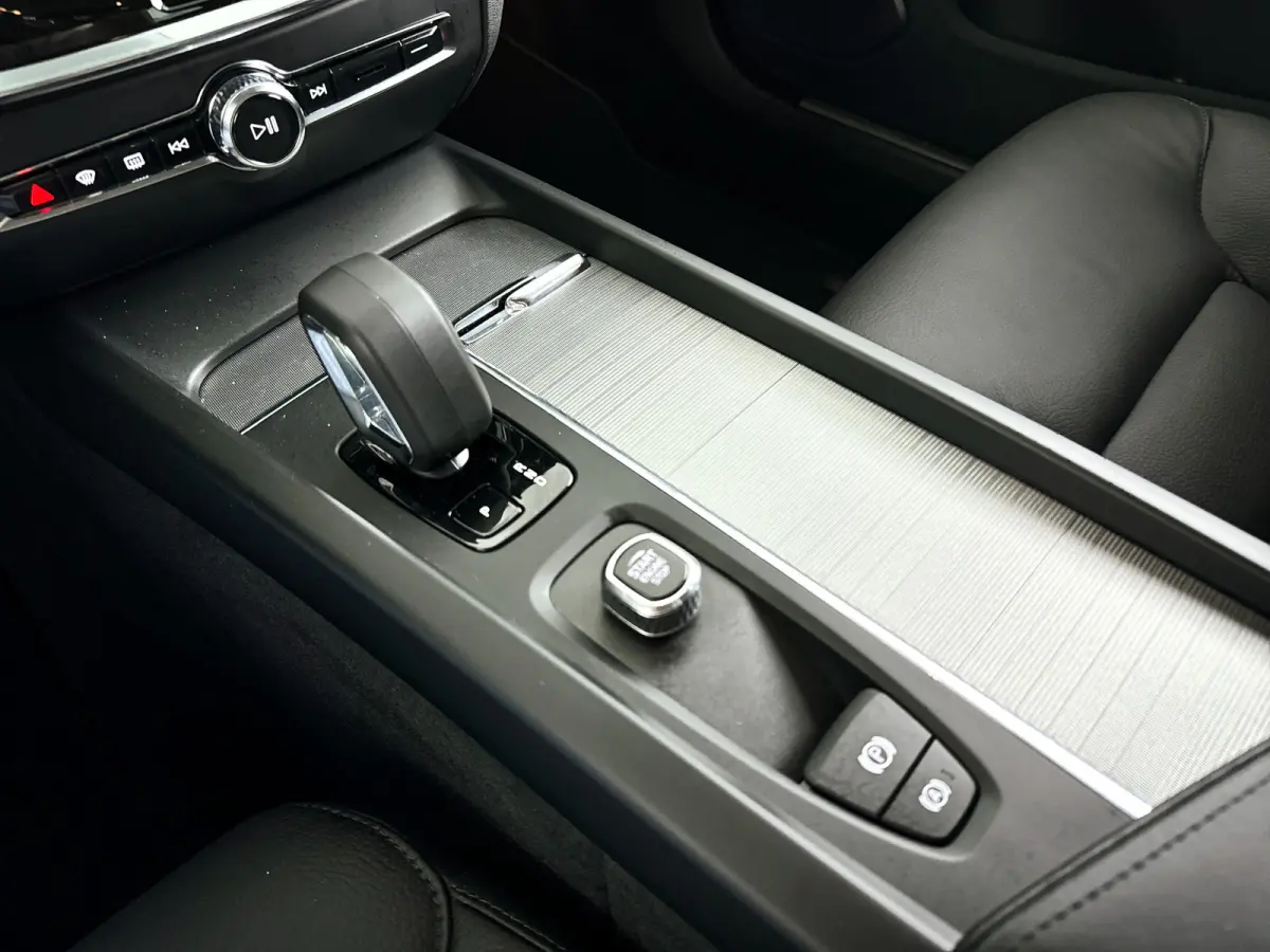 B3 Essential Edition | Parkeercamera | Stoel- en stuurverwarming | Trekhaak