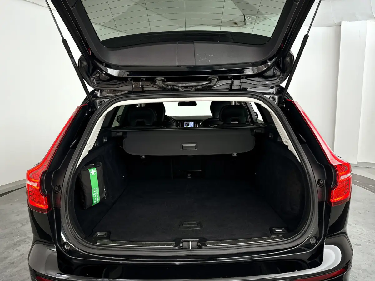 B3 Essential Edition | Parkeercamera | Stoel- en stuurverwarming | Trekhaak