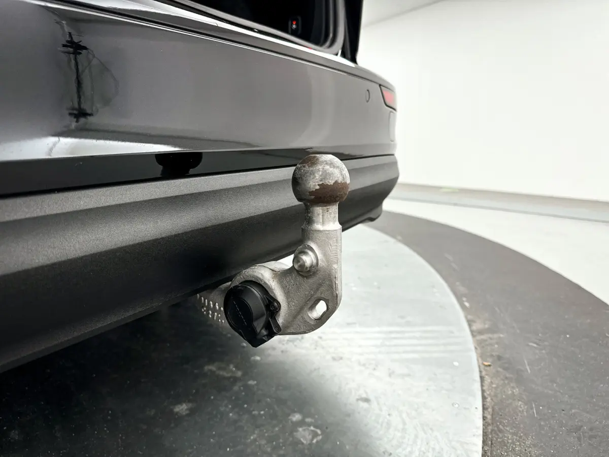 B3 Essential Edition | Parkeercamera | Stoel- en stuurverwarming | Trekhaak