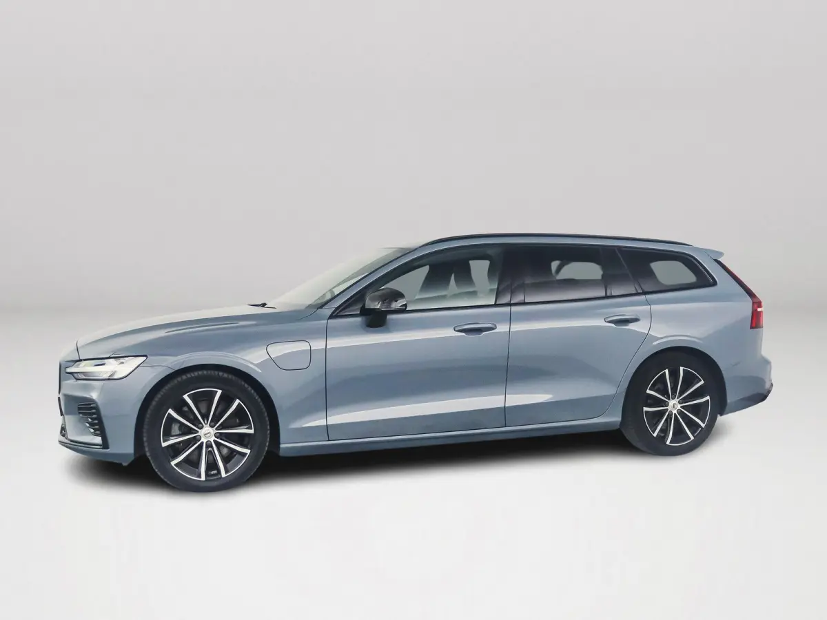 T6 Plug-in hybrid AWD Plus Dark | Parkeercamera | Harman Kardon | Stoel- en stuurverwarming | Trekhaak