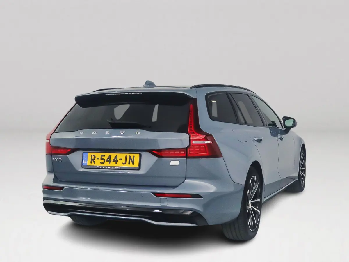 T6 Plug-in hybrid AWD Plus Dark | Parkeercamera | Harman Kardon | Stoel- en stuurverwarming | Trekhaak