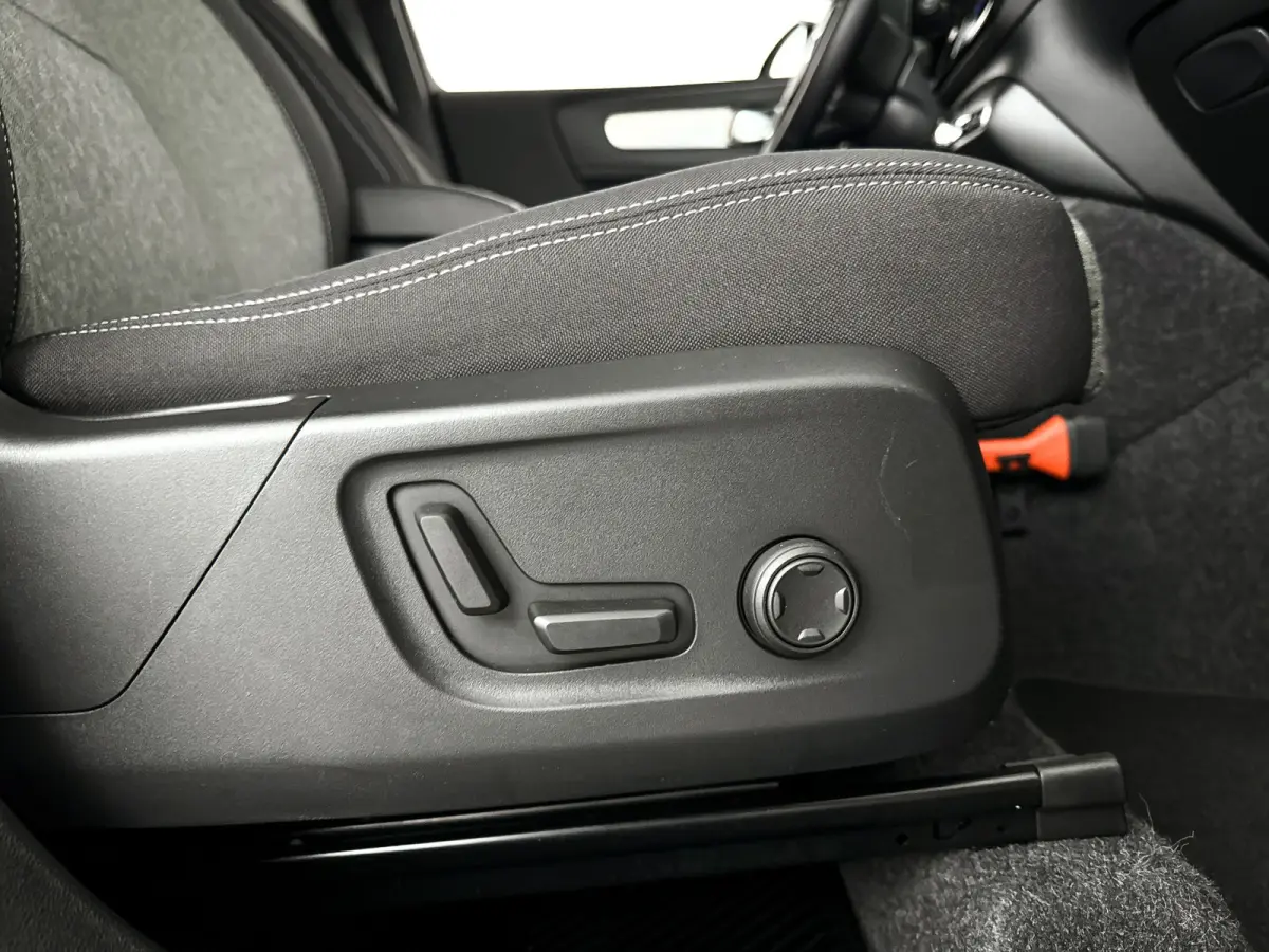 B4 Plus Dark | Parkeercamera | Harman Kardon | Stoel- en stuurverwarming | Trekhaak