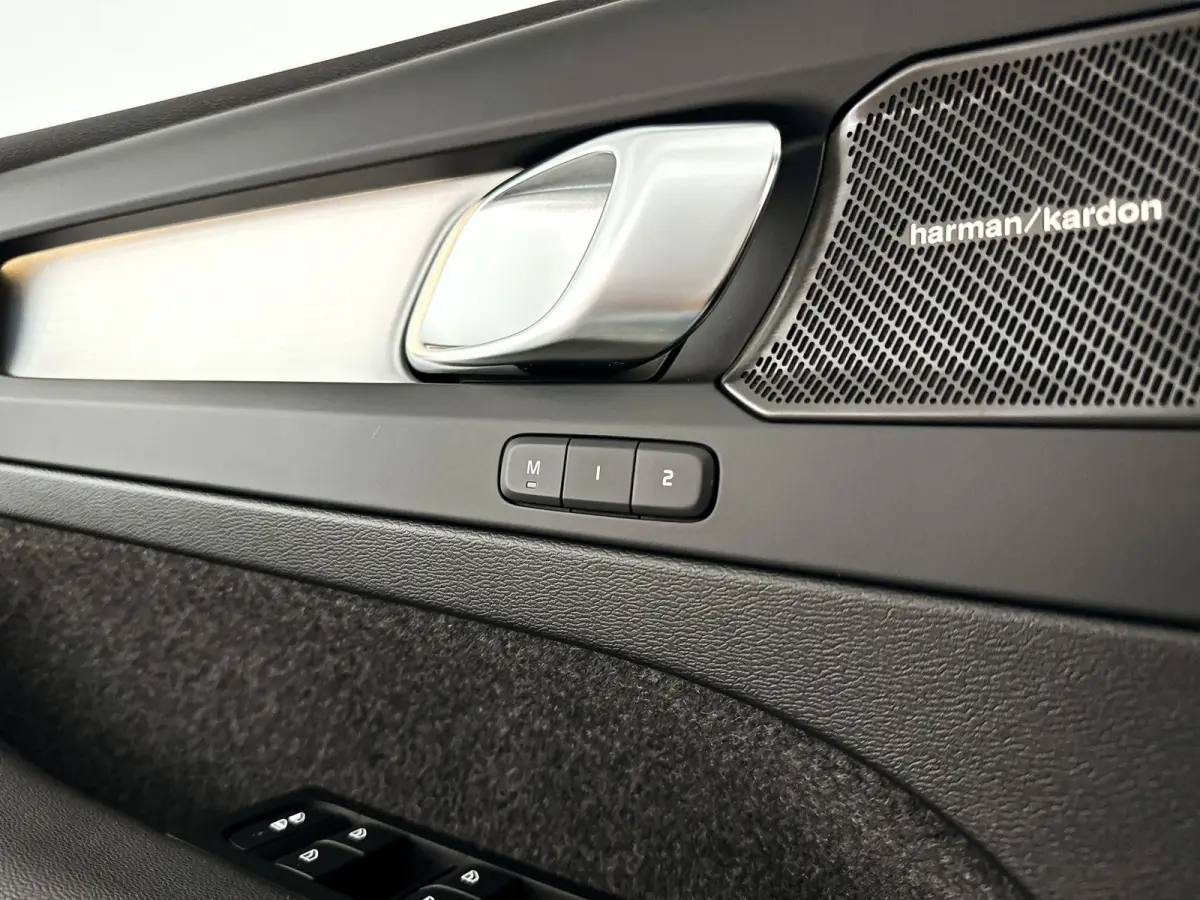 B4 Plus Dark | Parkeercamera | Harman Kardon | Stoel- en stuurverwarming | Trekhaak