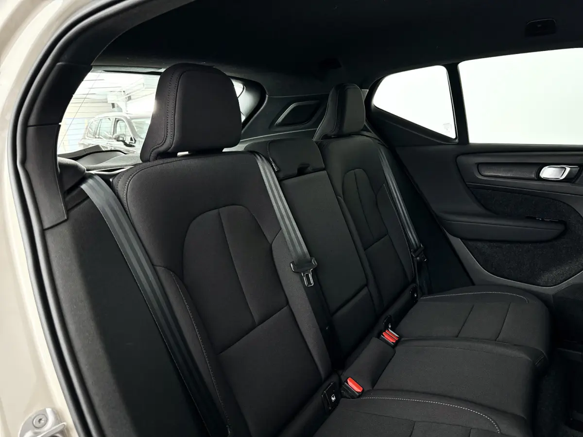 Single Motor Extended Range Plus 82 kWh | Parkeercamera | Harman Kardon | Stoel- en stuurverwarming | Trekhaak