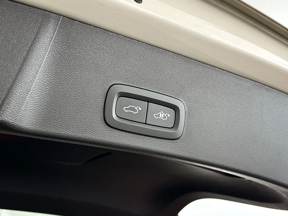 Single Motor Extended Range Plus 82 kWh | Parkeercamera | Harman Kardon | Stoel- en stuurverwarming | Trekhaak