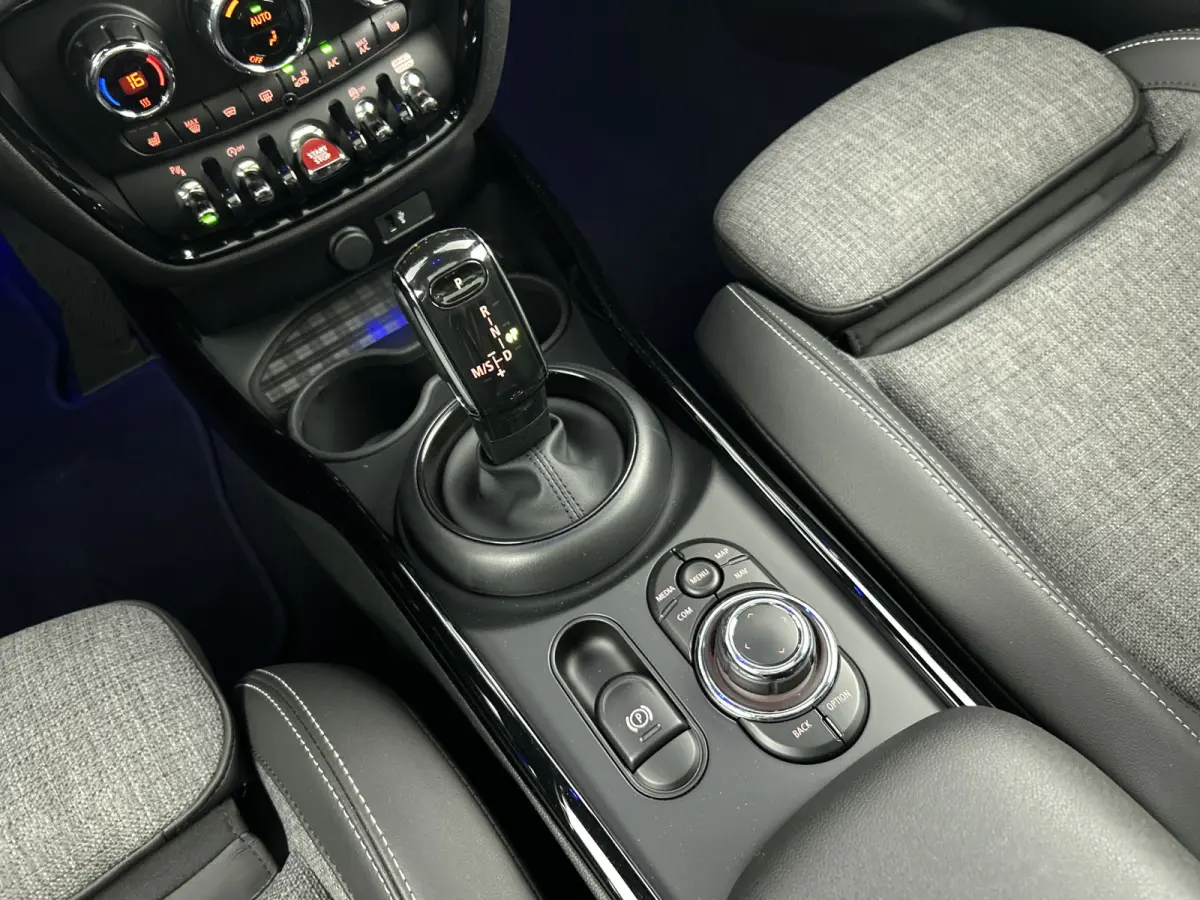 1.5 Aut. Cooper Premium Plus Pano-dak/Head-Up Display/Memory