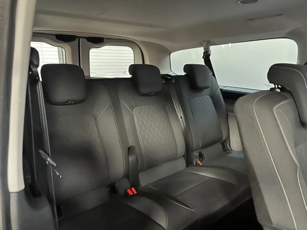 340 2.5 PHEV L2H1 Limited 9-Persoons | Incl. BTW | Schuifdeur Links & Rechts | Driver Assistance Pack | Navigatie | Camera | Clima | Adaptive Cruise | Dodehoek Detectie |