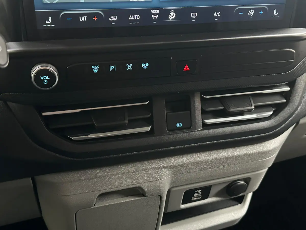 340 2.5 PHEV L2H1 Limited 9-Persoons | Incl. BTW | Schuifdeur Links & Rechts | Driver Assistance Pack | Navigatie | Camera | Clima | Adaptive Cruise | Dodehoek Detectie |
