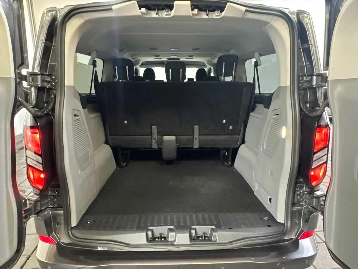 340 2.5 PHEV L2H1 Limited 9-Persoons | Incl. BTW | Schuifdeur Links & Rechts | Driver Assistance Pack | Navigatie | Camera | Clima | Adaptive Cruise | Dodehoek Detectie |
