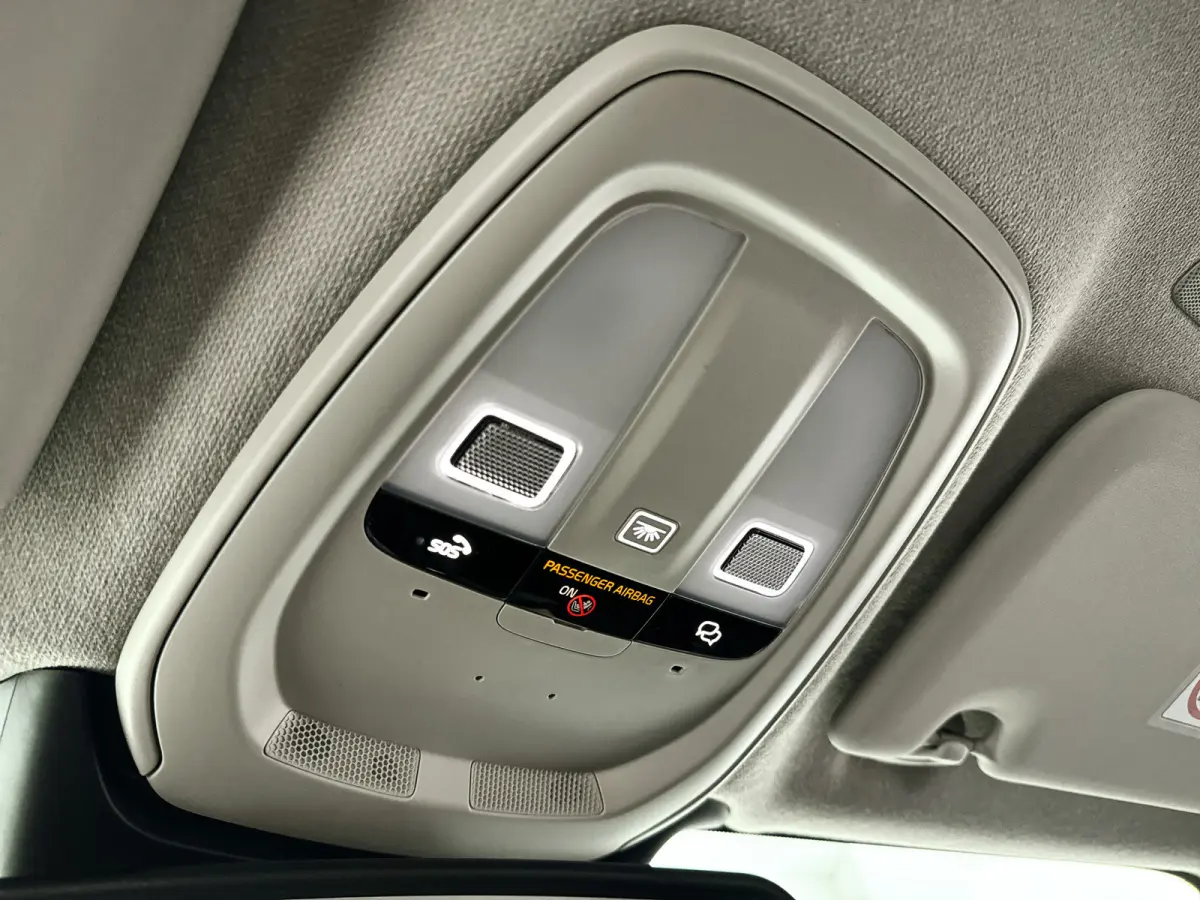 B3 Essential | Parkeercamera | Cruise control | Trekhaak