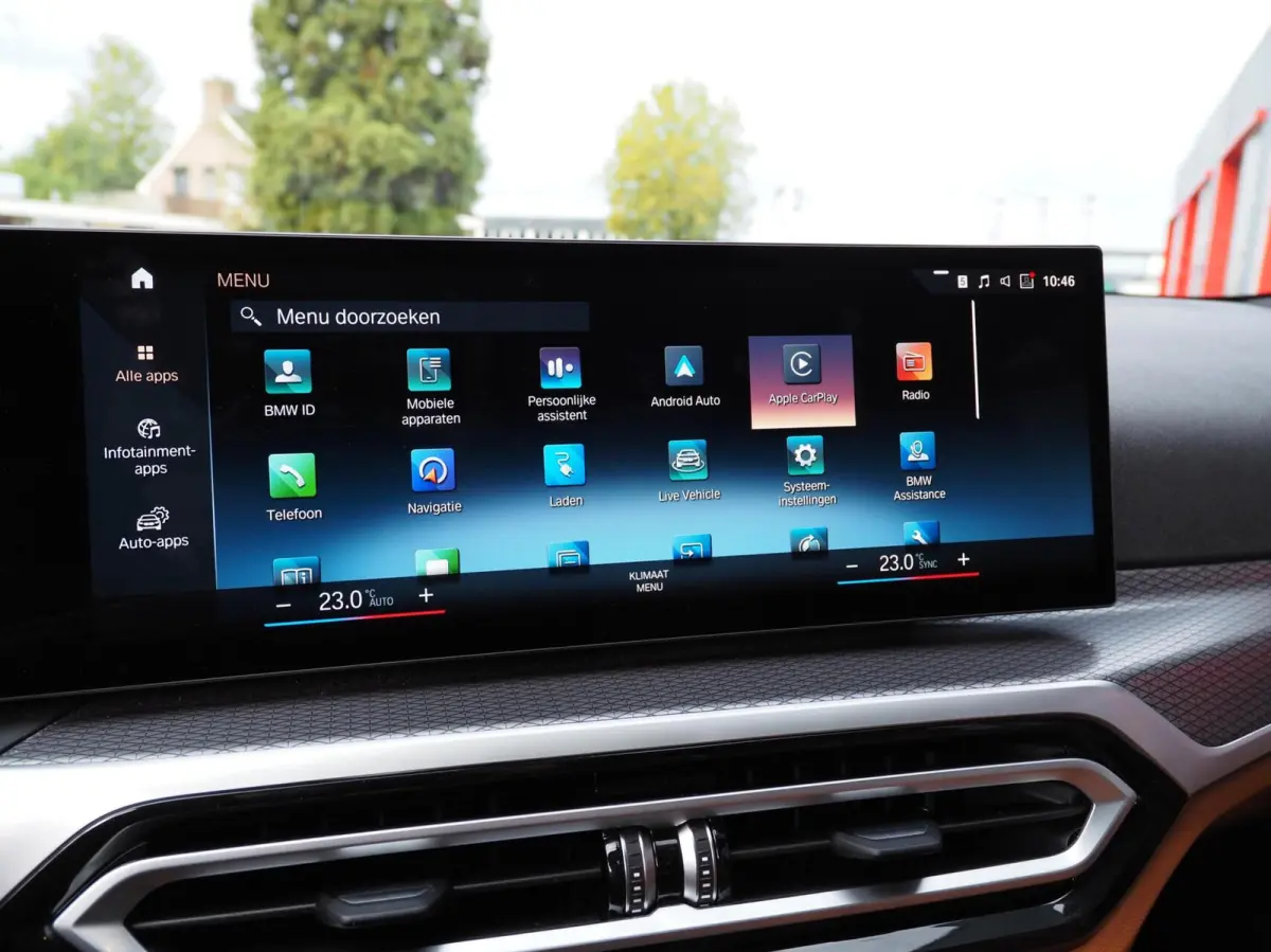330e M-Sport Brooklyn Grau | Pano | Leder | Head-Up | Camera | Carplay | Digital Dash | Cognac Leder | Led | Trekhaak | Android Auto | Stoelverwarming | Cruisecontrol | Lane Assist | Draadlo