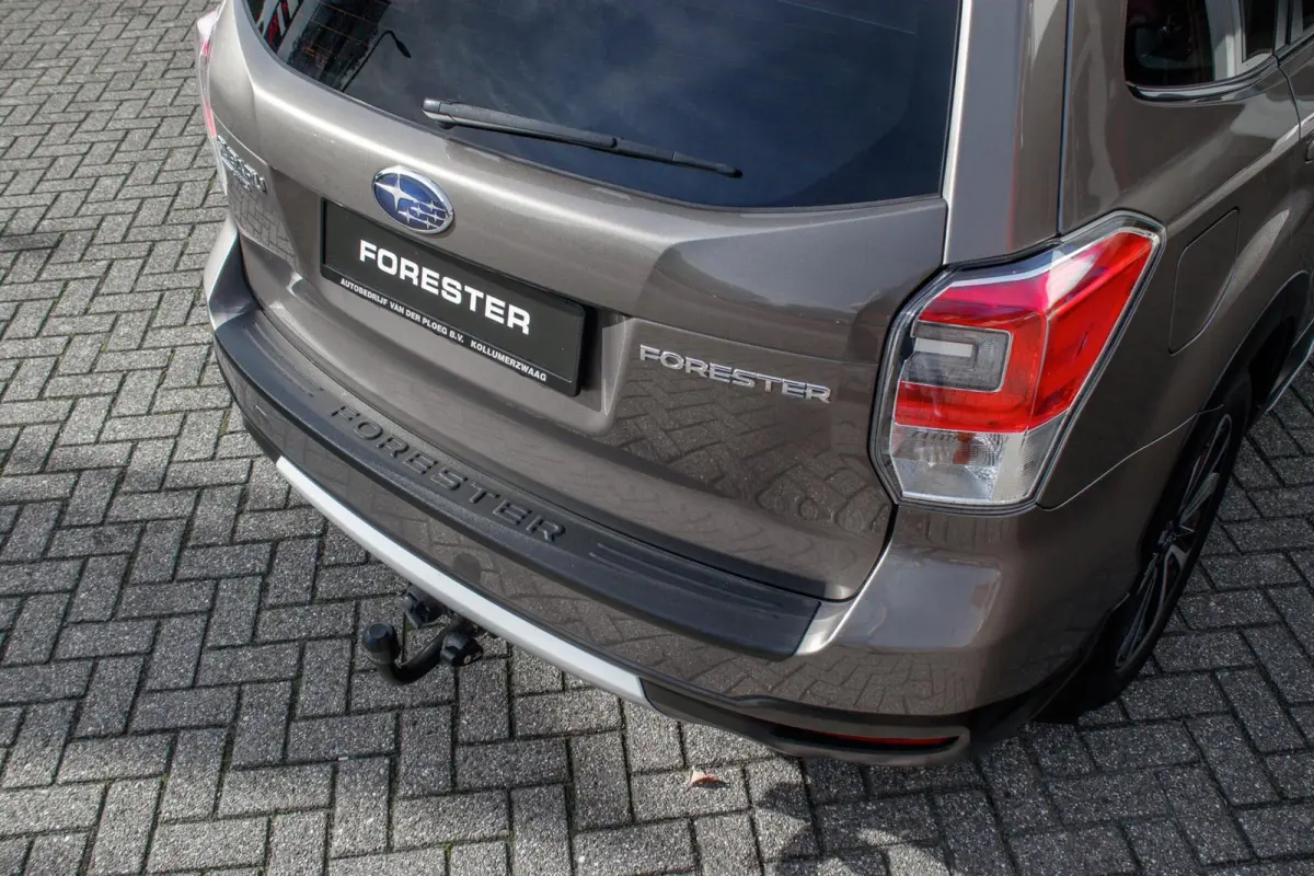 2.0 CVT Premium | Eyesight | Trekhaak | Navigatie | Lederen bekleding |