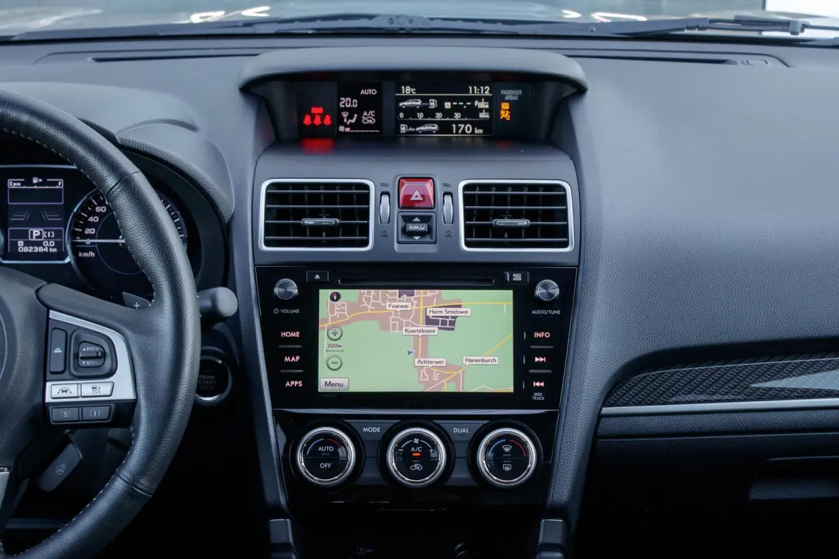 2.0 CVT Premium | Eyesight | Trekhaak | Navigatie | Lederen bekleding |