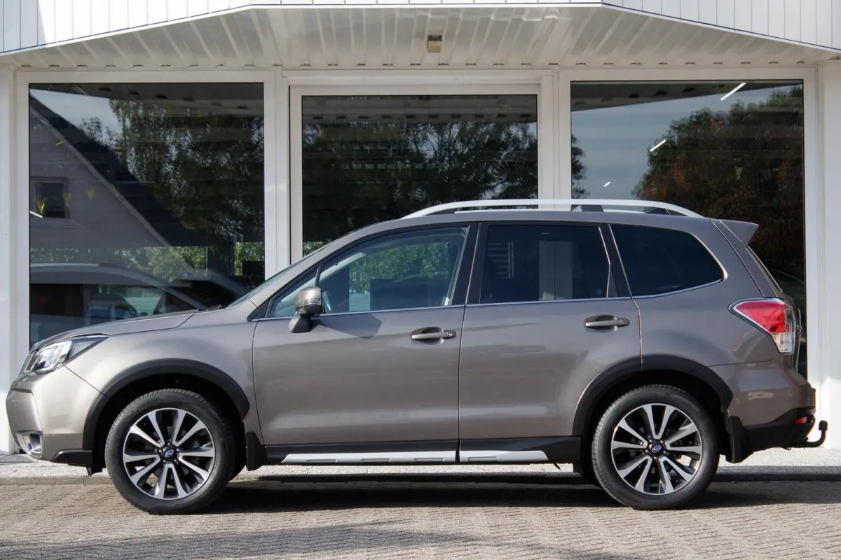 2.0 CVT Premium | Eyesight | Trekhaak | Navigatie | Lederen bekleding |