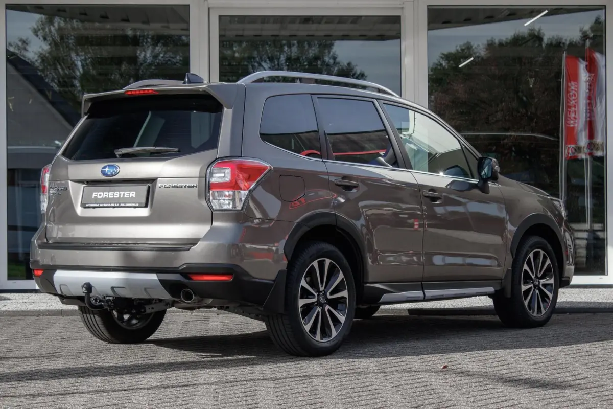 2.0 CVT Premium | Eyesight | Trekhaak | Navigatie | Lederen bekleding |