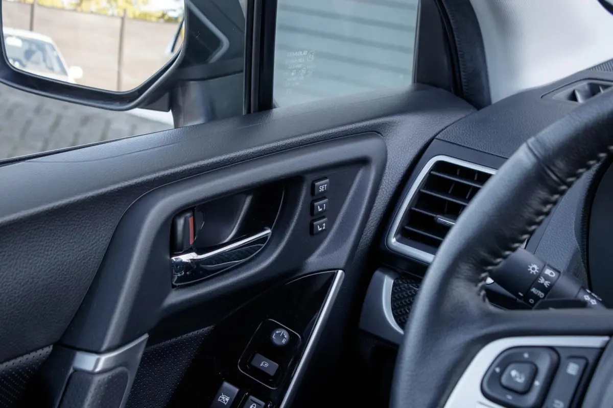 2.0 CVT Premium | Eyesight | Trekhaak | Navigatie | Lederen bekleding |