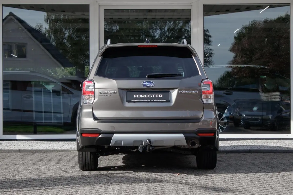 2.0 CVT Premium | Eyesight | Trekhaak | Navigatie | Lederen bekleding |