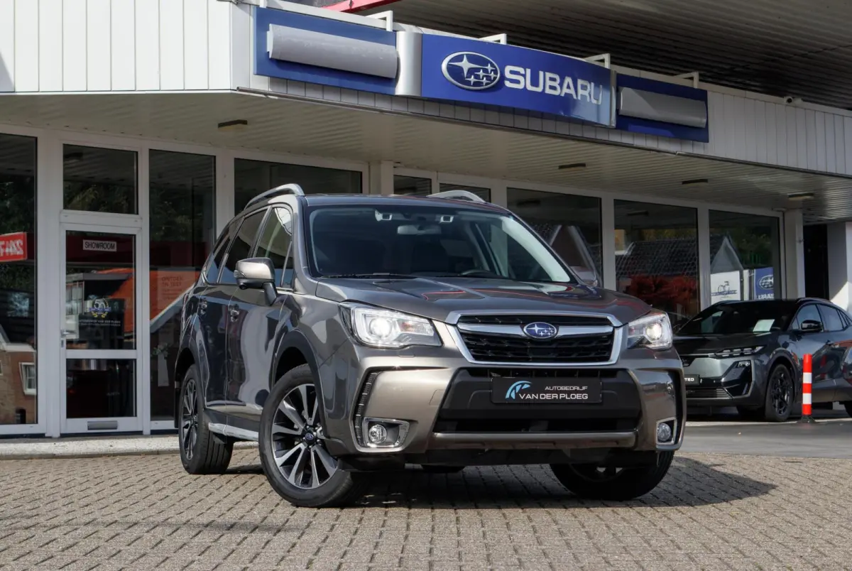 2.0 CVT Premium | Eyesight | Trekhaak | Navigatie | Lederen bekleding |