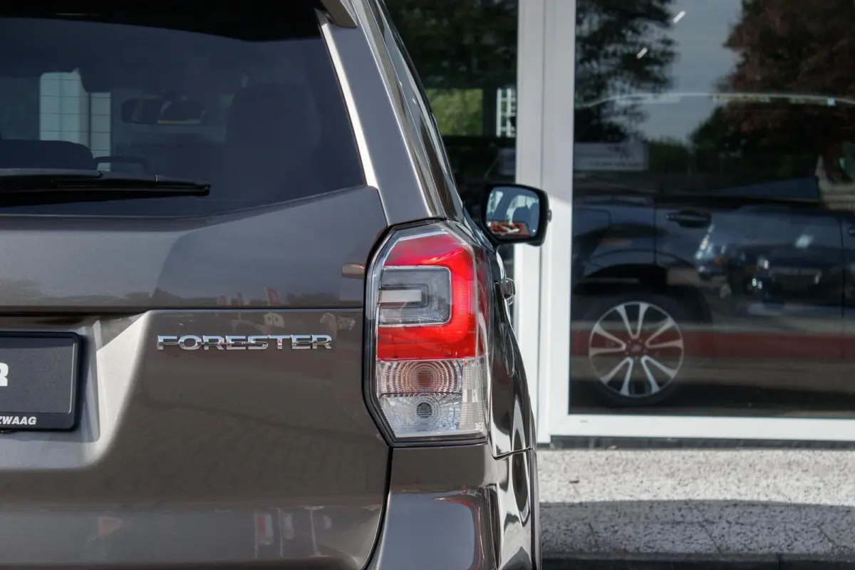2.0 CVT Premium | Eyesight | Trekhaak | Navigatie | Lederen bekleding |