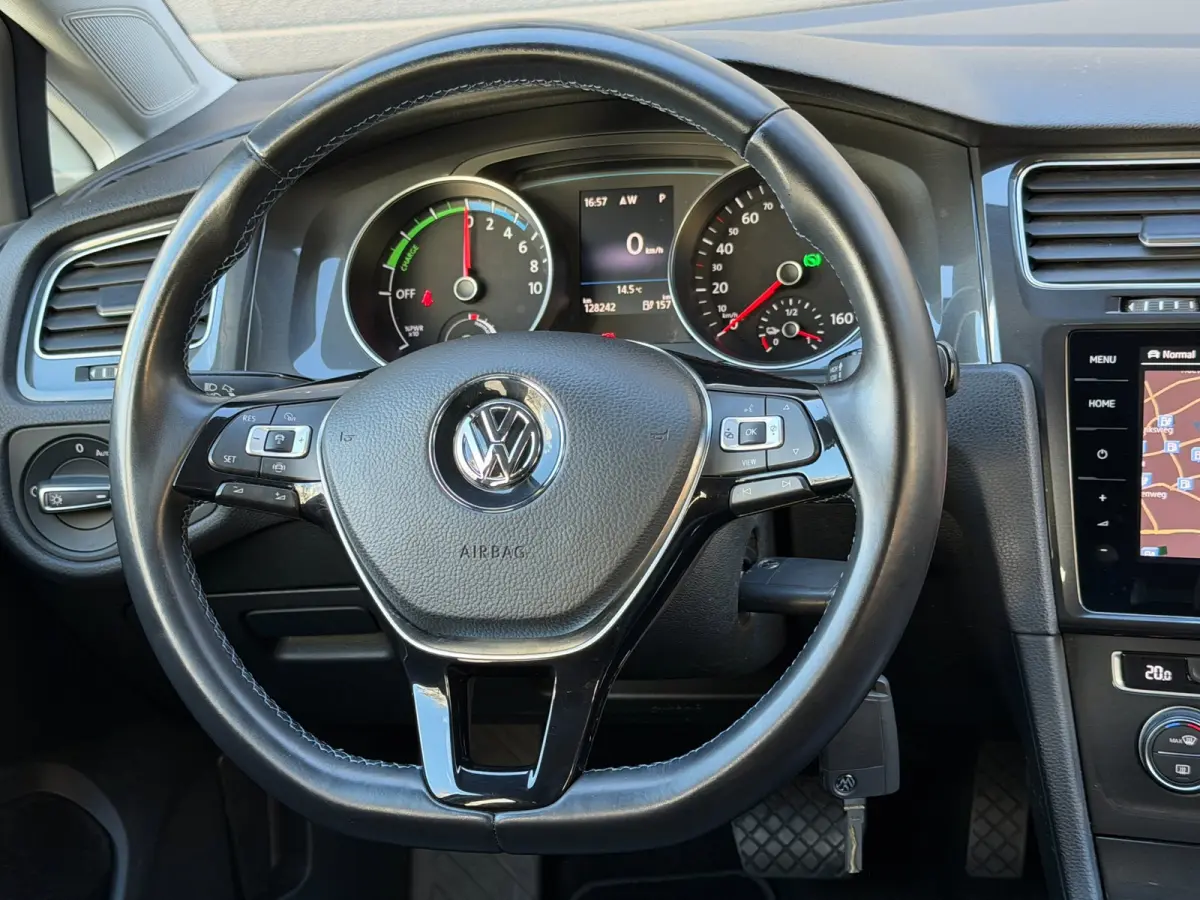 E-Golf|SOH 100%|NAP|TREKHAAK|NAVI|17INCH|