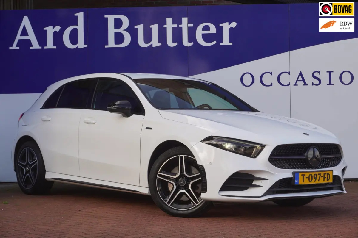 250 e Business Line AMG PHEV / Camera / Navi / Sfeer-verl / Stoelverwarm. / LED / = DECEMBER 2020 !!