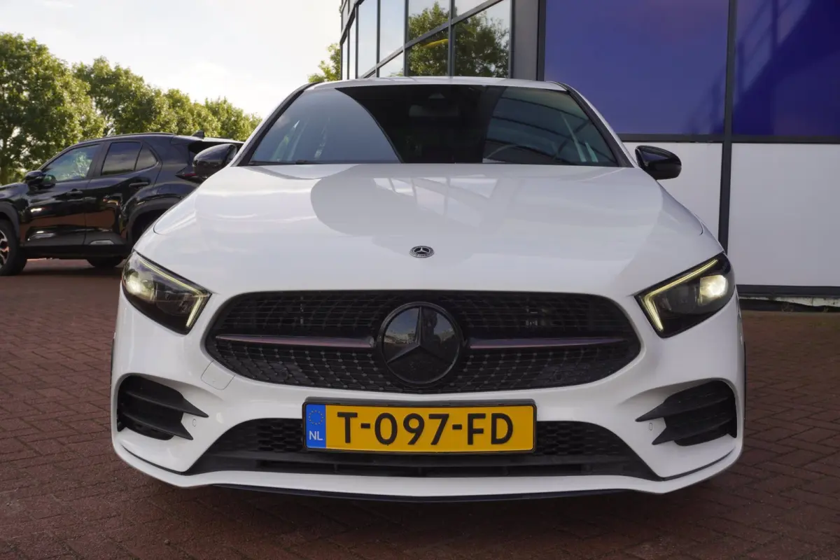 250 e Business Line AMG PHEV / Camera / Navi / Sfeer-verl / Stoelverwarm. / LED / = DECEMBER 2020 !!