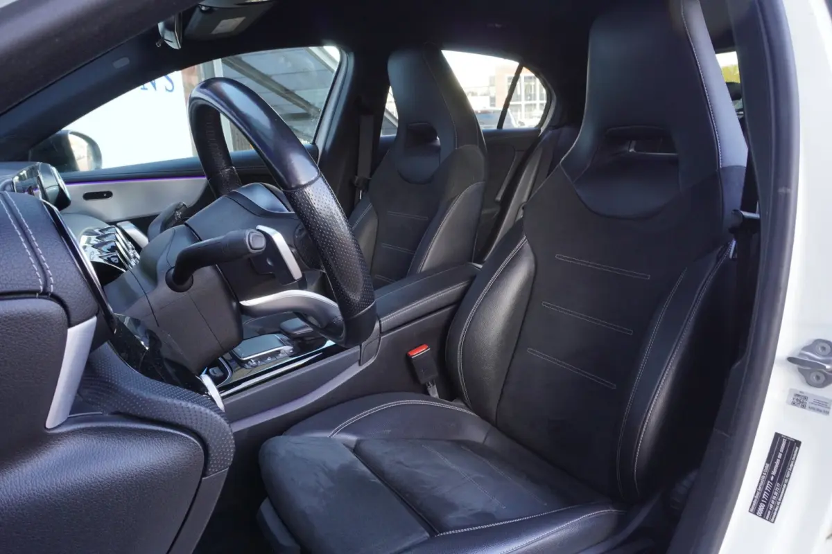 250 e Business Line AMG PHEV / Camera / Navi / Sfeer-verl / Stoelverwarm. / LED / = DECEMBER 2020 !!