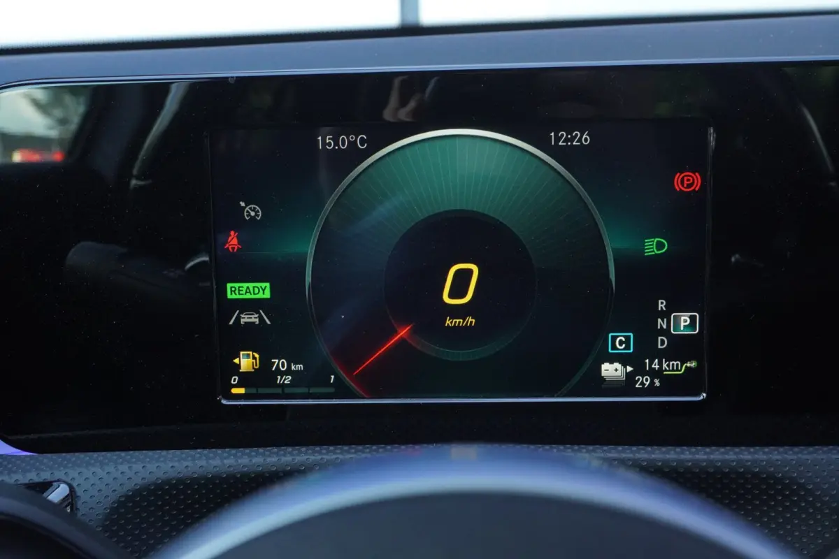 250 e Business Line AMG PHEV / Camera / Navi / Sfeer-verl / Stoelverwarm. / LED / = DECEMBER 2020 !!