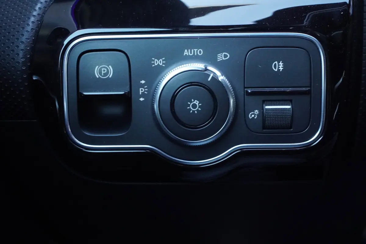 250 e Business Line AMG PHEV / Camera / Navi / Sfeer-verl / Stoelverwarm. / LED / = DECEMBER 2020 !!