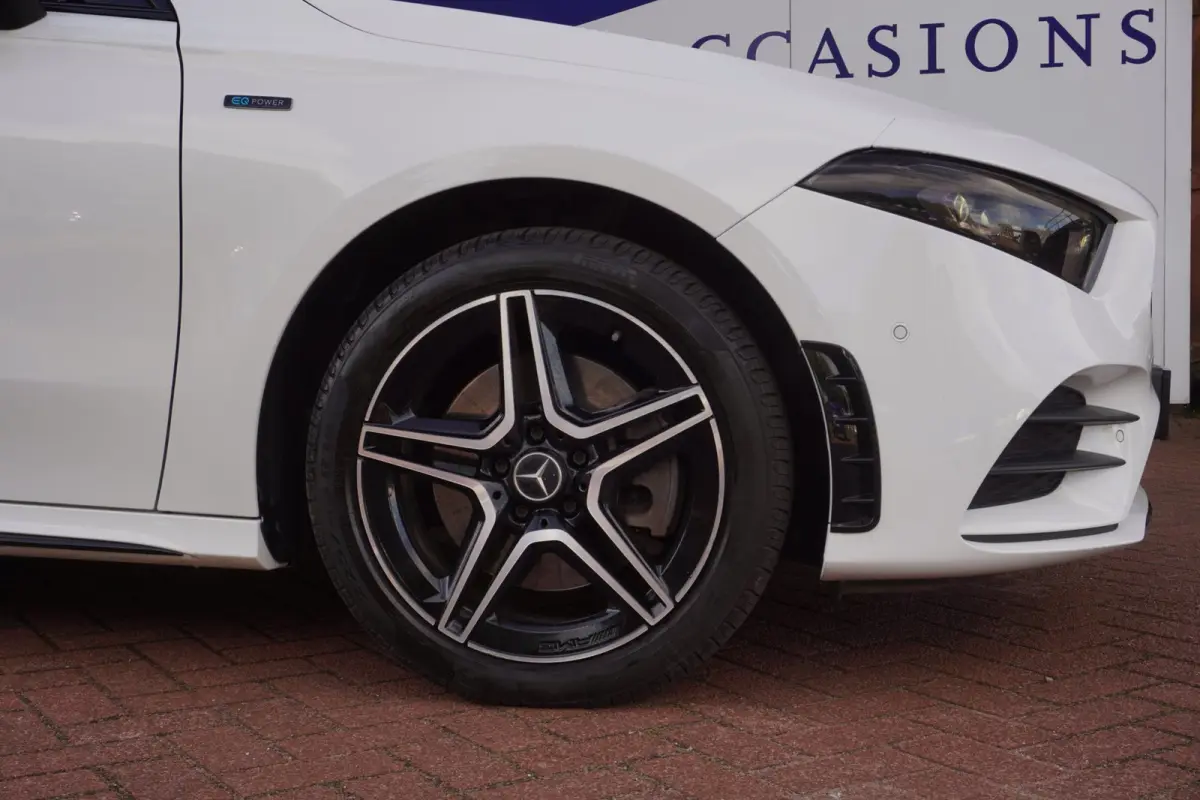 250 e Business Line AMG PHEV / Camera / Navi / Sfeer-verl / Stoelverwarm. / LED / = DECEMBER 2020 !!