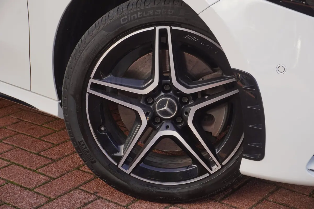 250 e Business Line AMG PHEV / Camera / Navi / Sfeer-verl / Stoelverwarm. / LED / = DECEMBER 2020 !!