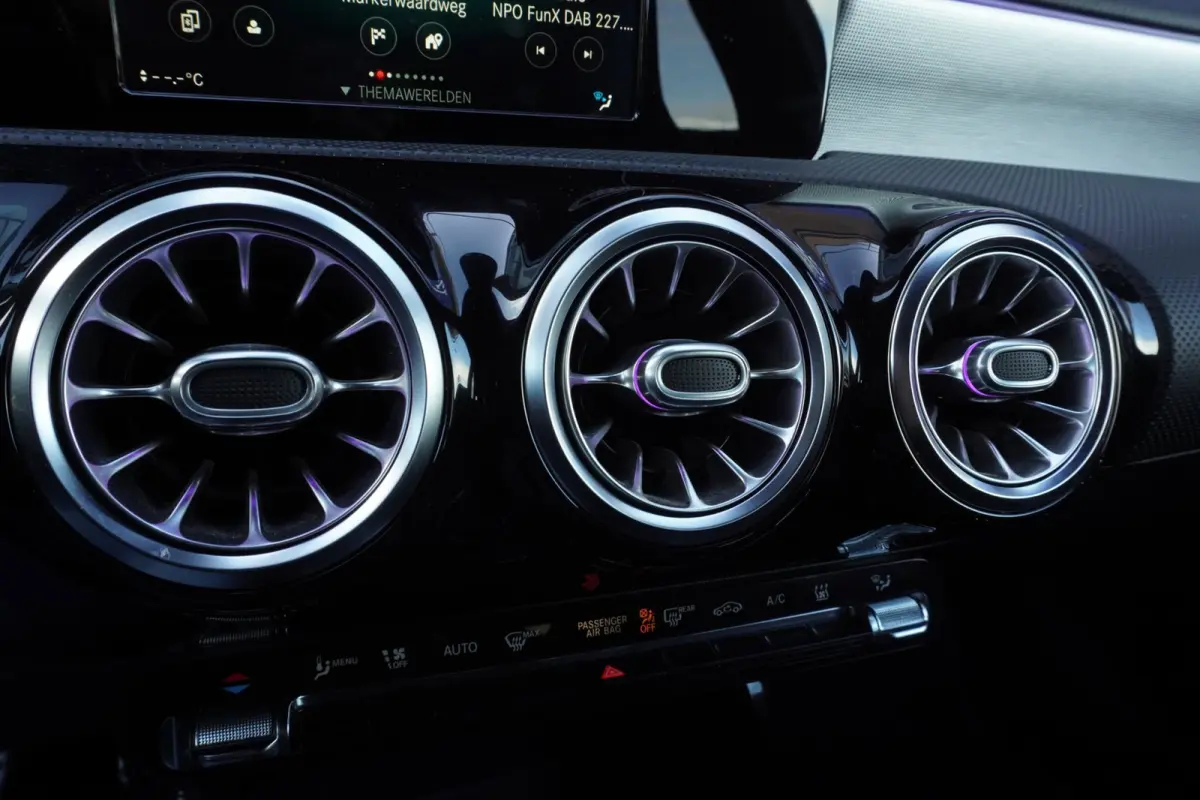 250 e Business Line AMG PHEV / Camera / Navi / Sfeer-verl / Stoelverwarm. / LED / = DECEMBER 2020 !!