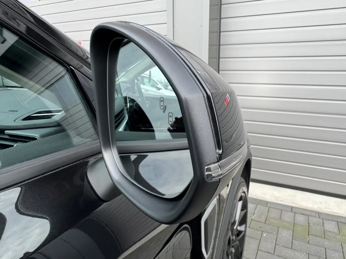 1.5 Bomvol Black Edition 261PK 360°Camera Zwarte hemel