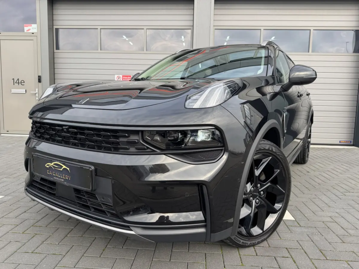 1.5 Bomvol Black Edition 261PK 360°Camera Zwarte hemel