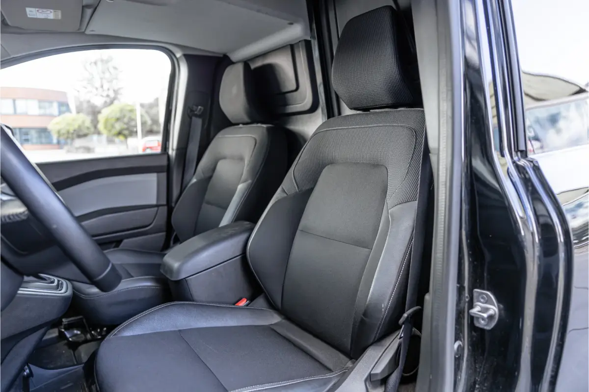 Sport 1.5 Blue dCi | ACC | LED | Trekhaak | Stoelverwarming | Blind Spot | Climate control | DAB | Orig. NL auto | Nieuwe APK | Dealer onderhouden