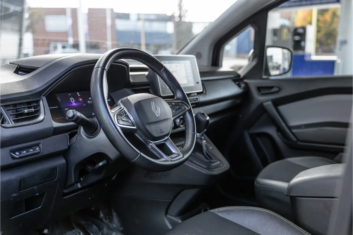 Sport 1.5 Blue dCi | ACC | LED | Trekhaak | Stoelverwarming | Blind Spot | Climate control | DAB | Orig. NL auto | Nieuwe APK | Dealer onderhouden
