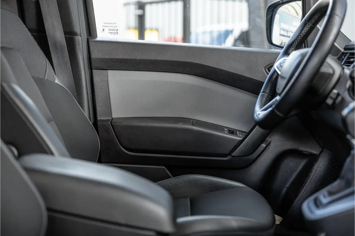 Sport 1.5 Blue dCi | ACC | LED | Trekhaak | Stoelverwarming | Blind Spot | Climate control | DAB | Orig. NL auto | Nieuwe APK | Dealer onderhouden