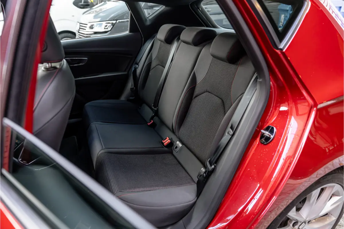 1.4 EcoTSI 150 PK FR | Camera | Bi-Xenon | CarPlay | Lederen bekleding | PDC | Cruise control | Airco | Nieuwe APK