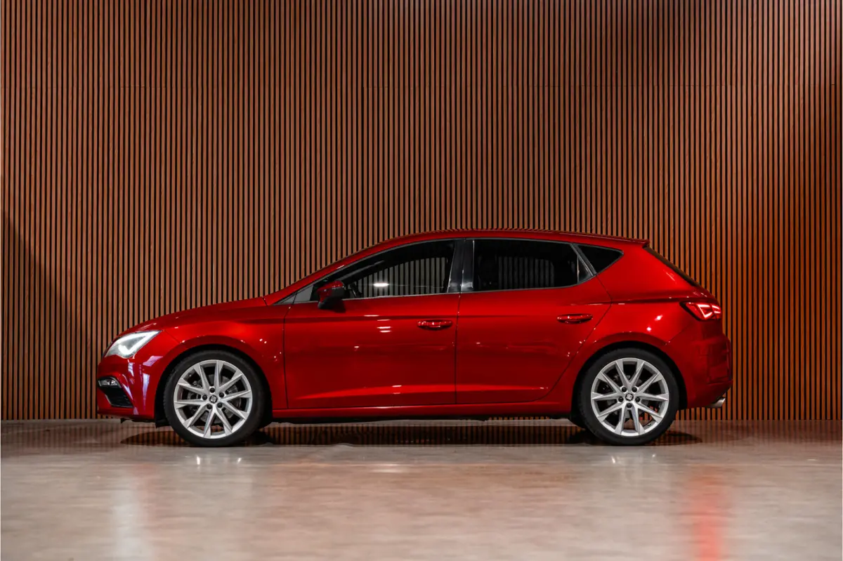 1.4 EcoTSI 150 PK FR | Camera | Bi-Xenon | CarPlay | Lederen bekleding | PDC | Cruise control | Airco | Nieuwe APK