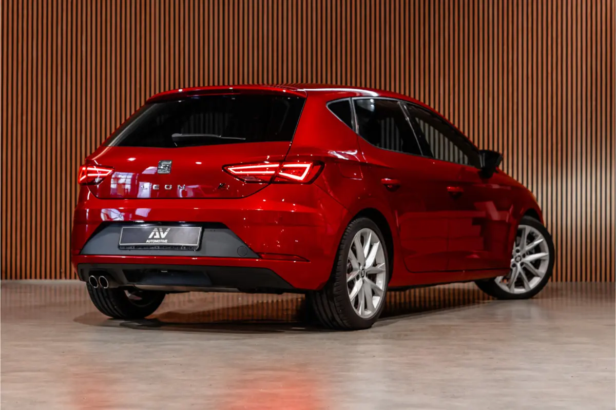 1.4 EcoTSI 150 PK FR | Camera | Bi-Xenon | CarPlay | Lederen bekleding | PDC | Cruise control | Airco | Nieuwe APK
