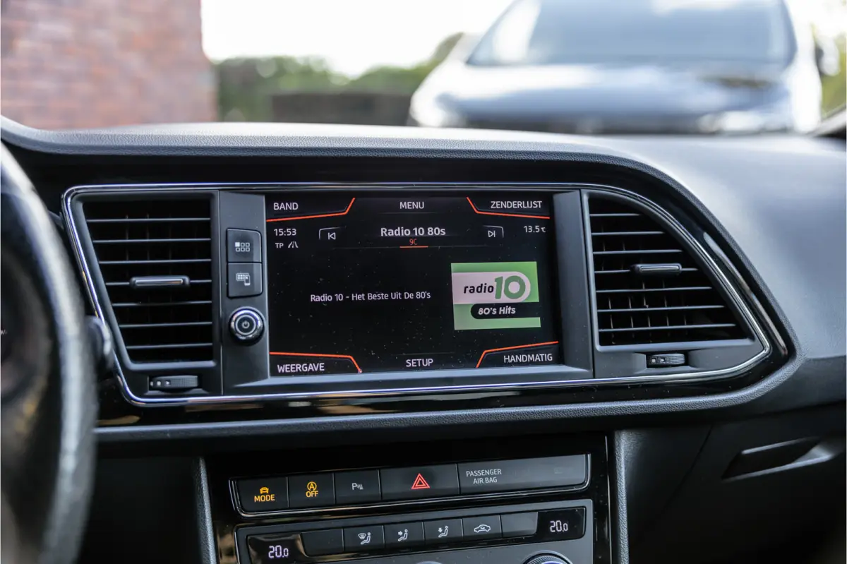 1.4 EcoTSI 150 PK FR | Camera | Bi-Xenon | CarPlay | Lederen bekleding | PDC | Cruise control | Airco | Nieuwe APK