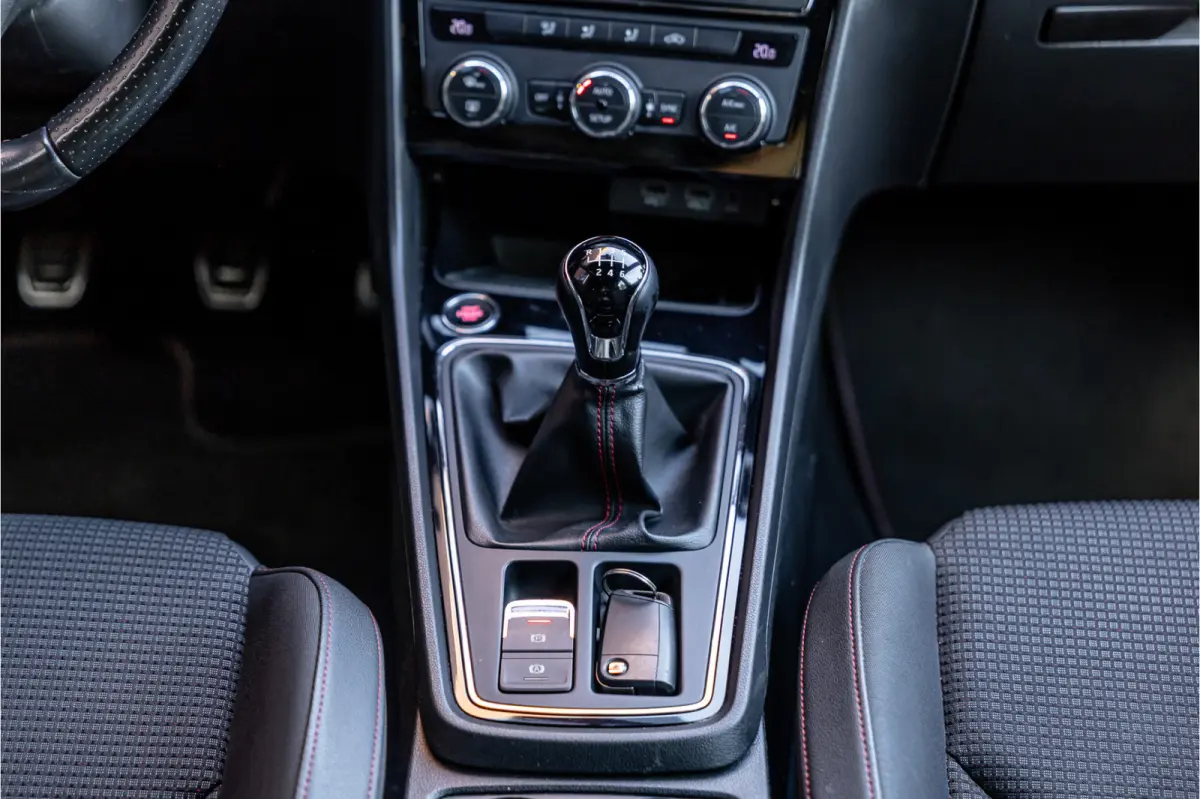 1.4 EcoTSI 150 PK FR | Camera | Bi-Xenon | CarPlay | Lederen bekleding | PDC | Cruise control | Airco | Nieuwe APK