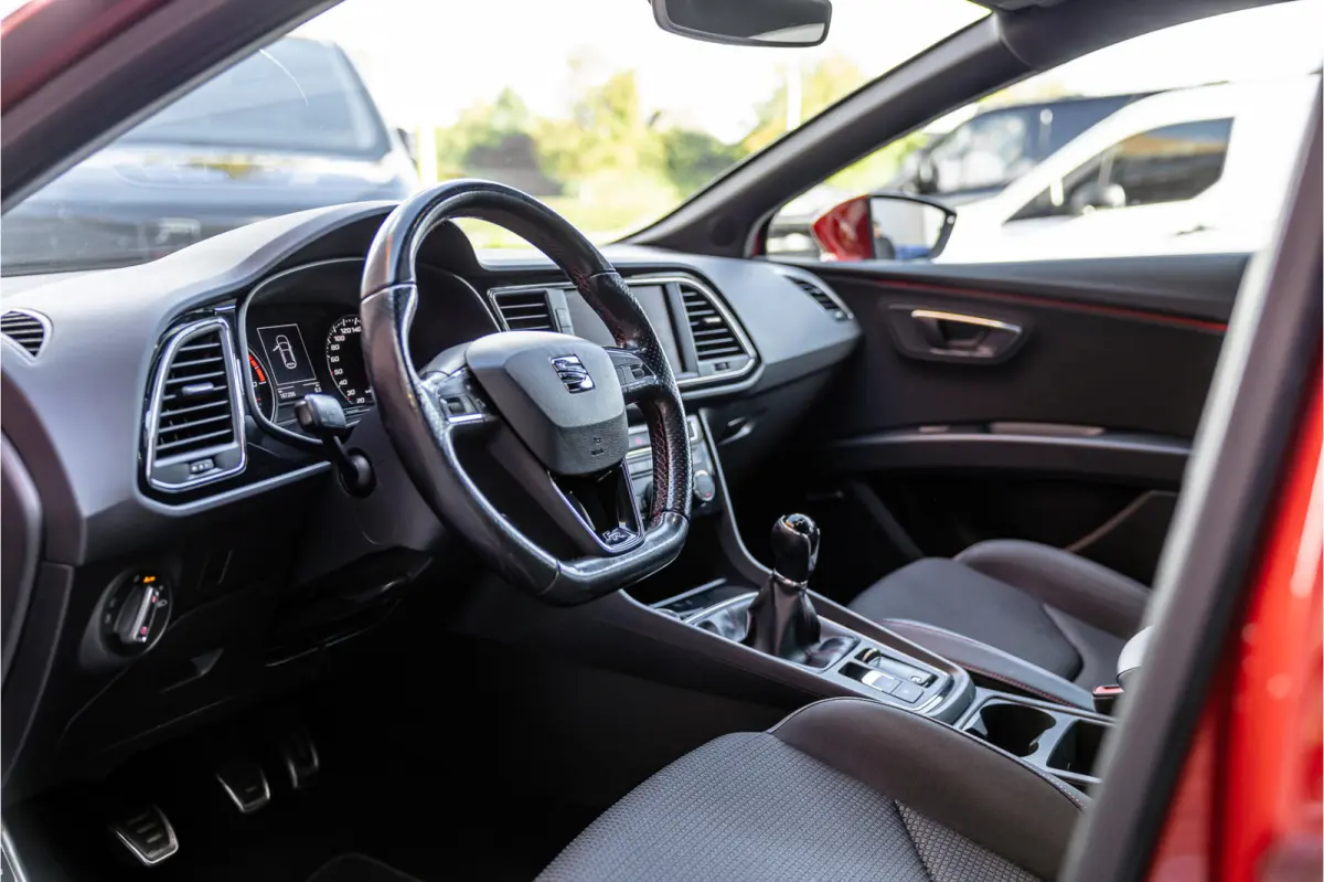 1.4 EcoTSI 150 PK FR | Camera | Bi-Xenon | CarPlay | Lederen bekleding | PDC | Cruise control | Airco | Nieuwe APK