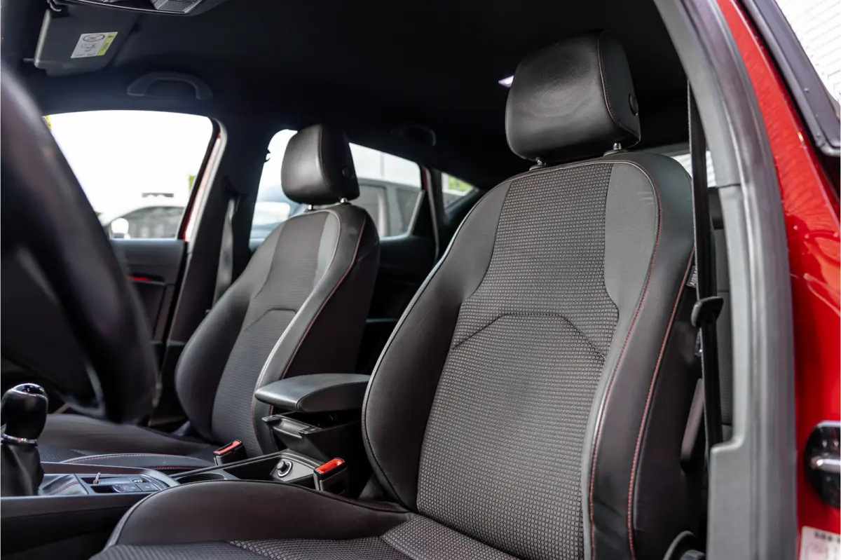 1.4 EcoTSI 150 PK FR | Camera | Bi-Xenon | CarPlay | Lederen bekleding | PDC | Cruise control | Airco | Nieuwe APK