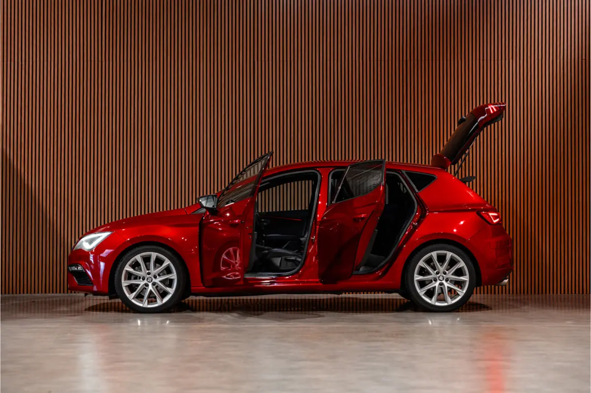 1.4 EcoTSI 150 PK FR | Camera | Bi-Xenon | CarPlay | Lederen bekleding | PDC | Cruise control | Airco | Nieuwe APK