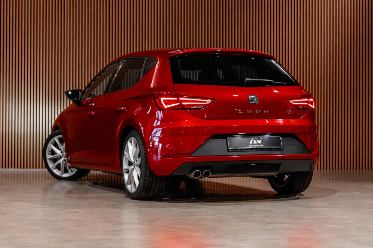 1.4 EcoTSI 150 PK FR | Camera | Bi-Xenon | CarPlay | Lederen bekleding | PDC | Cruise control | Airco | Nieuwe APK