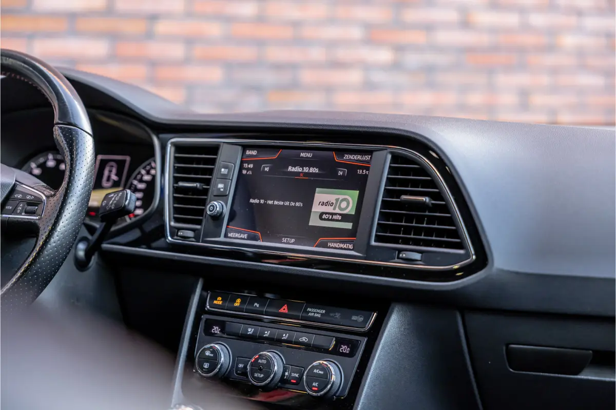 1.4 EcoTSI 150 PK FR | Camera | Bi-Xenon | CarPlay | Lederen bekleding | PDC | Cruise control | Airco | Nieuwe APK