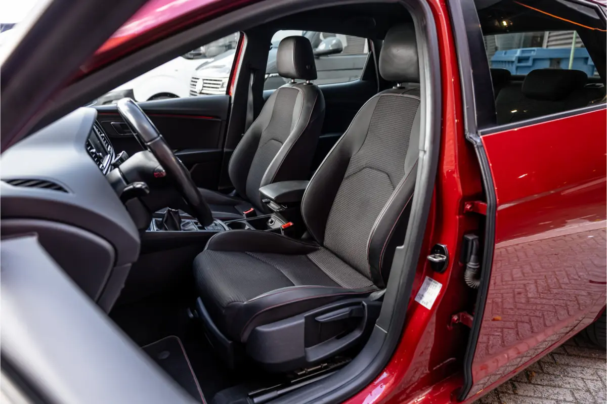 1.4 EcoTSI 150 PK FR | Camera | Bi-Xenon | CarPlay | Lederen bekleding | PDC | Cruise control | Airco | Nieuwe APK