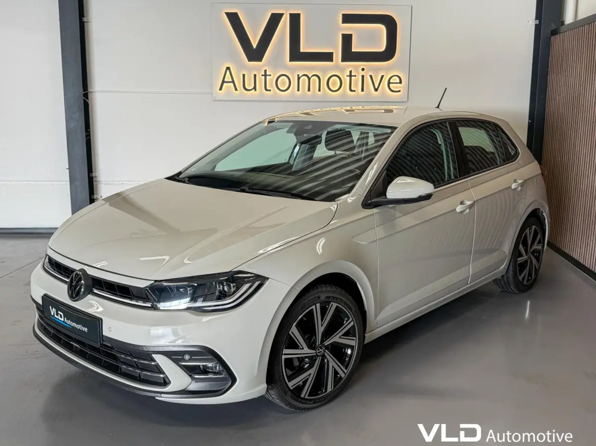 1.0 TSI IQ CAM STOELVW ACC NAVI R-LINE SFEER