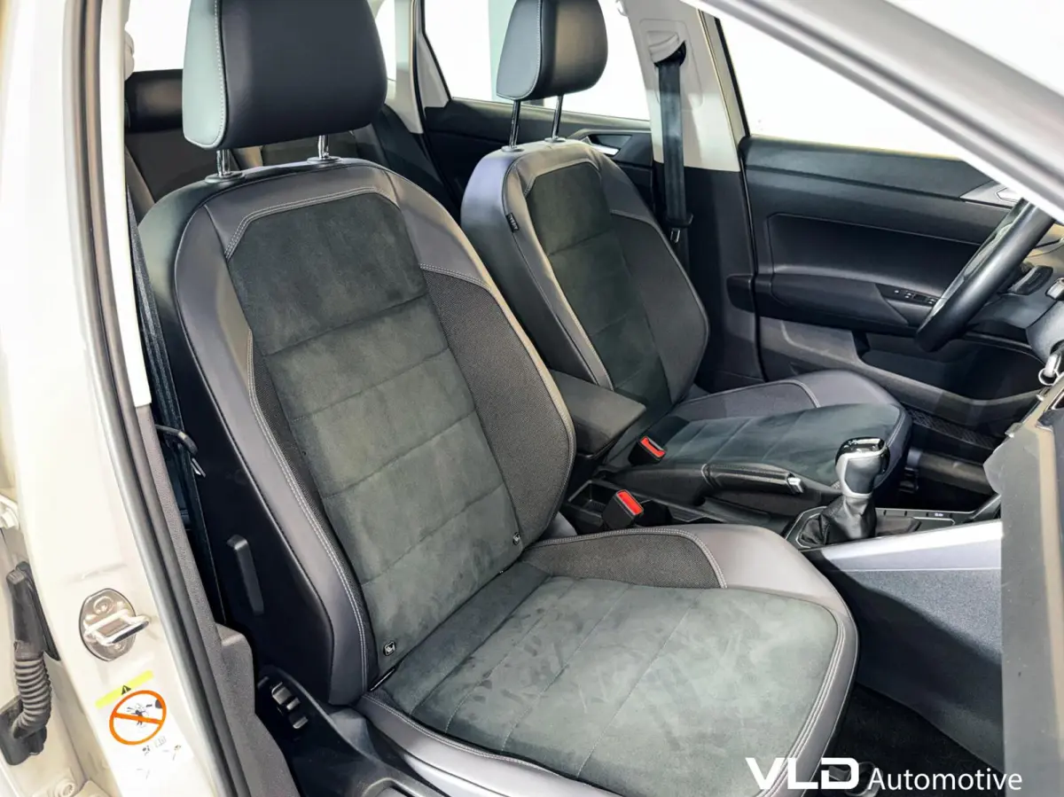 1.0 TSI IQ CAM STOELVW ACC NAVI R-LINE SFEER